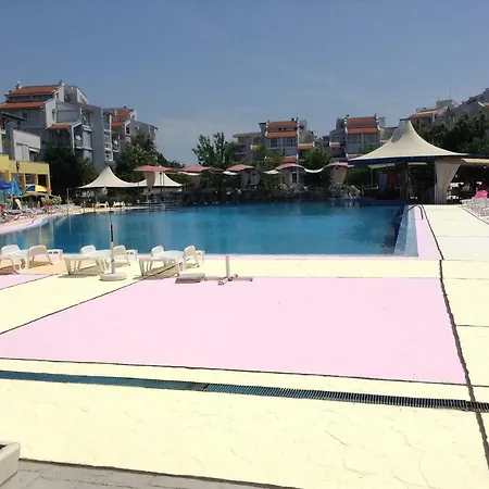 Студия В Элит 3 Apartamento *